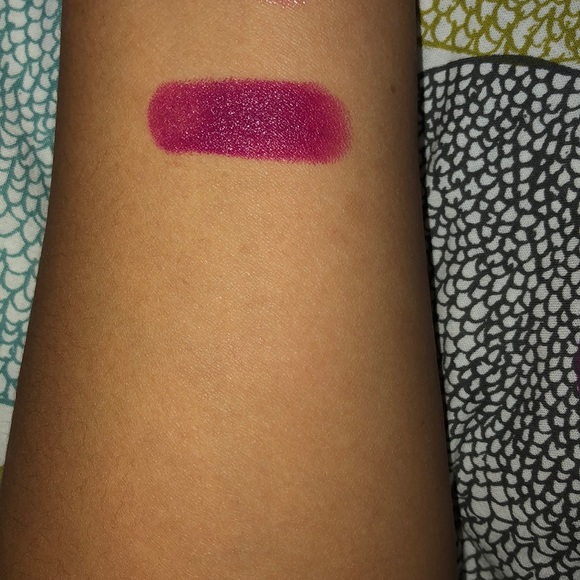 Milani Lipstick - Picture 4 of 5